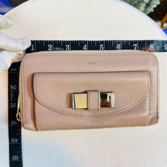 Chloe Light Cream Leather Large Wallet W/Box - Picture 14 of 14